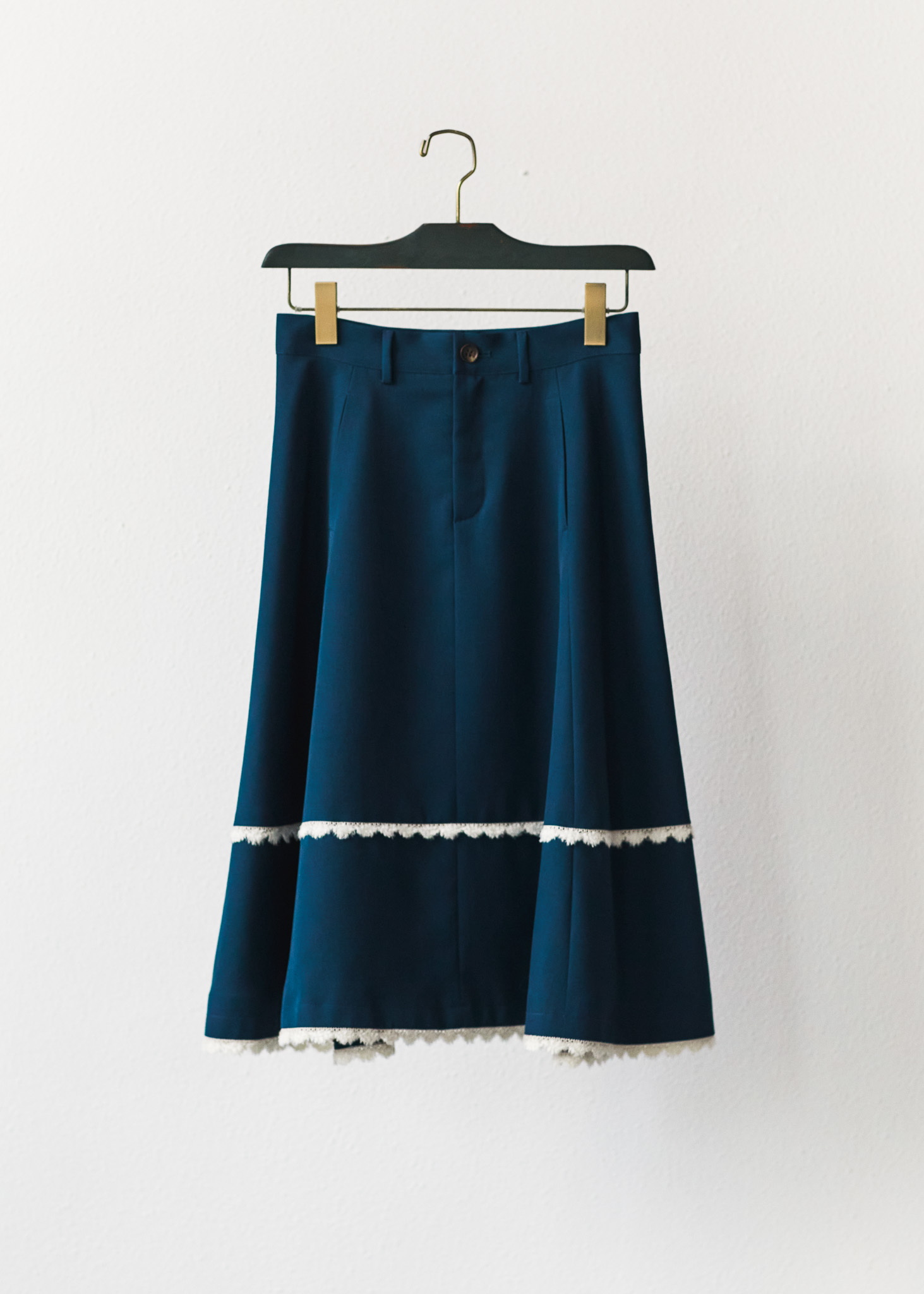 Between Acts FW26 LACE-TRIM SKIRT